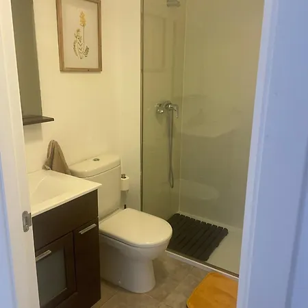 Vicent.- A Pie De Piscina *