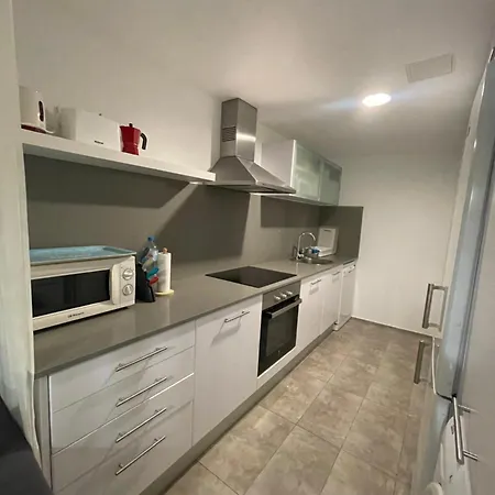 Vicent.- A Pie De Piscina Sa Caleta